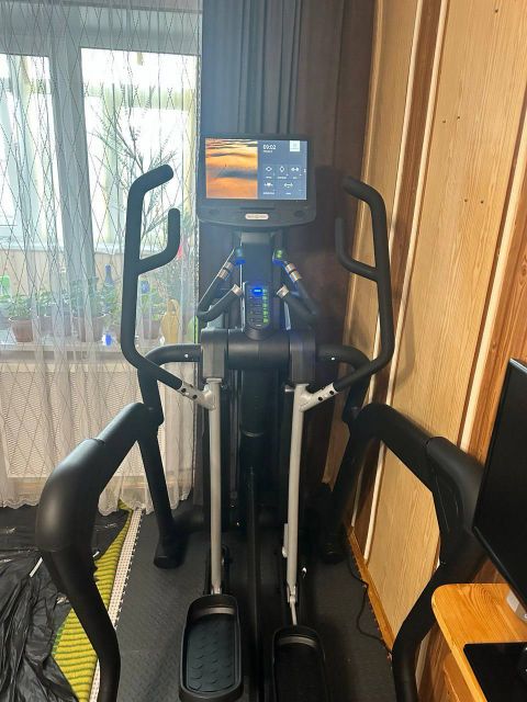 Эллиптический тренажер CardioPower PRO X700