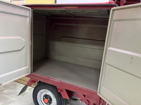 Трицикл грузовой GreenCamel Тендер 3 (1500W 40км/ч) закрытый кузов