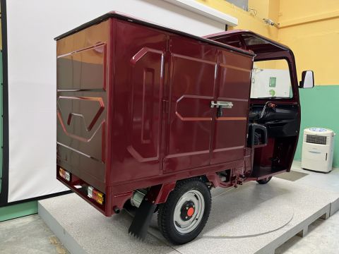 Трицикл грузовой GreenCamel Тендер 3 (1500W 40км/ч) закрытый кузов